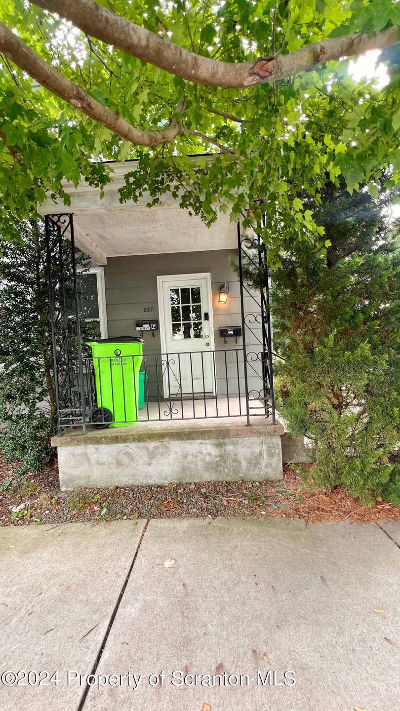 227 Warren St unit 2, West Pittston, PA 18643 - photo 1