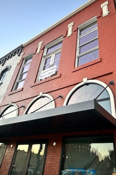 323 W Main St unit 202, Denison, TX 75020 - photo 1