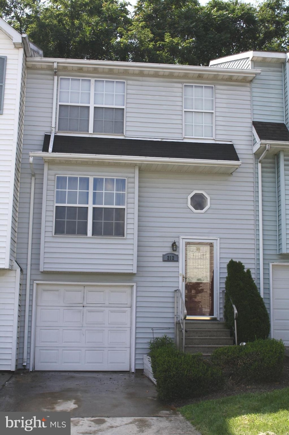 212 Lincoln Ave, Harrisburg, PA 17111 - photo 1