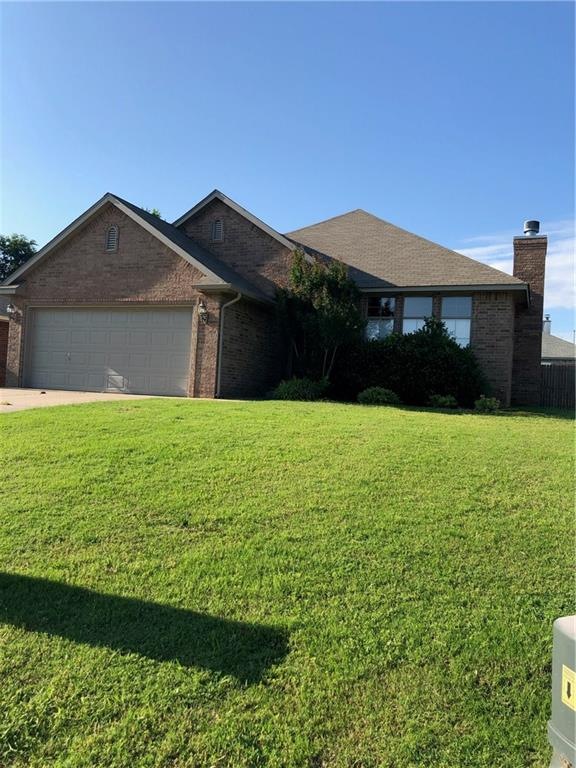 902 Castle Rd, Edmond, OK 73034 - photo 1