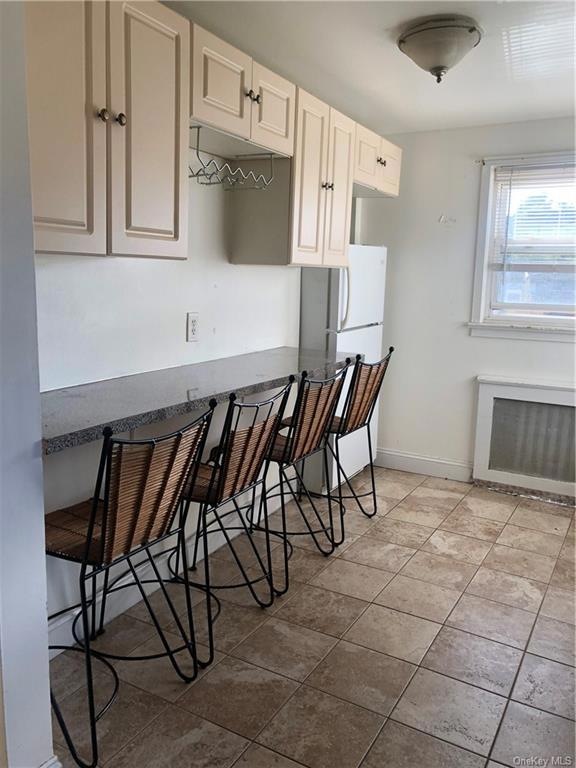 110 Thurton Place unit 2, Yonkers, NY 10704 - photo 1