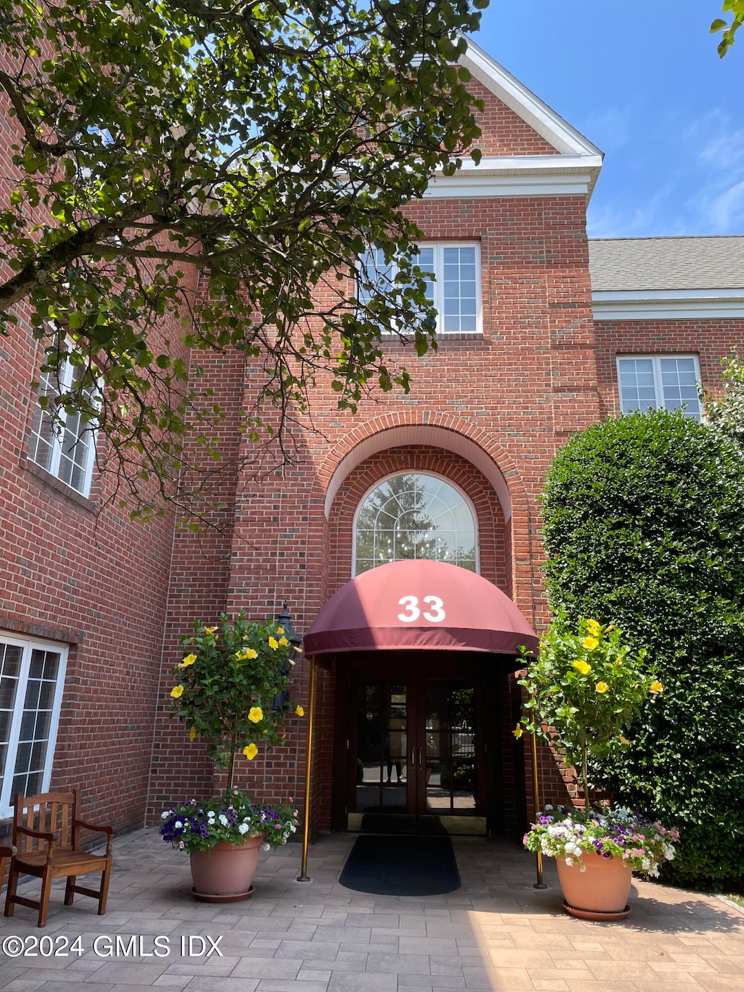 Sold $1,200,000 • Co-Listing Agent