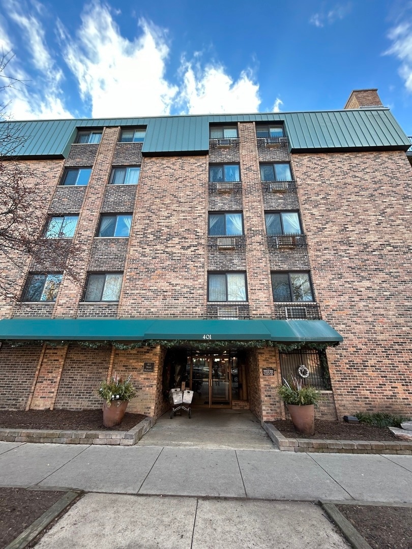 For Rent $3,200/month • Co-Listing Agent