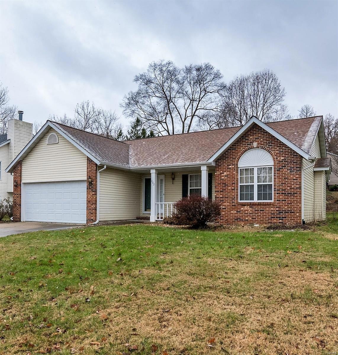 202 Forest Ridge Ct, Glen Carbon, IL 62034 - photo 1