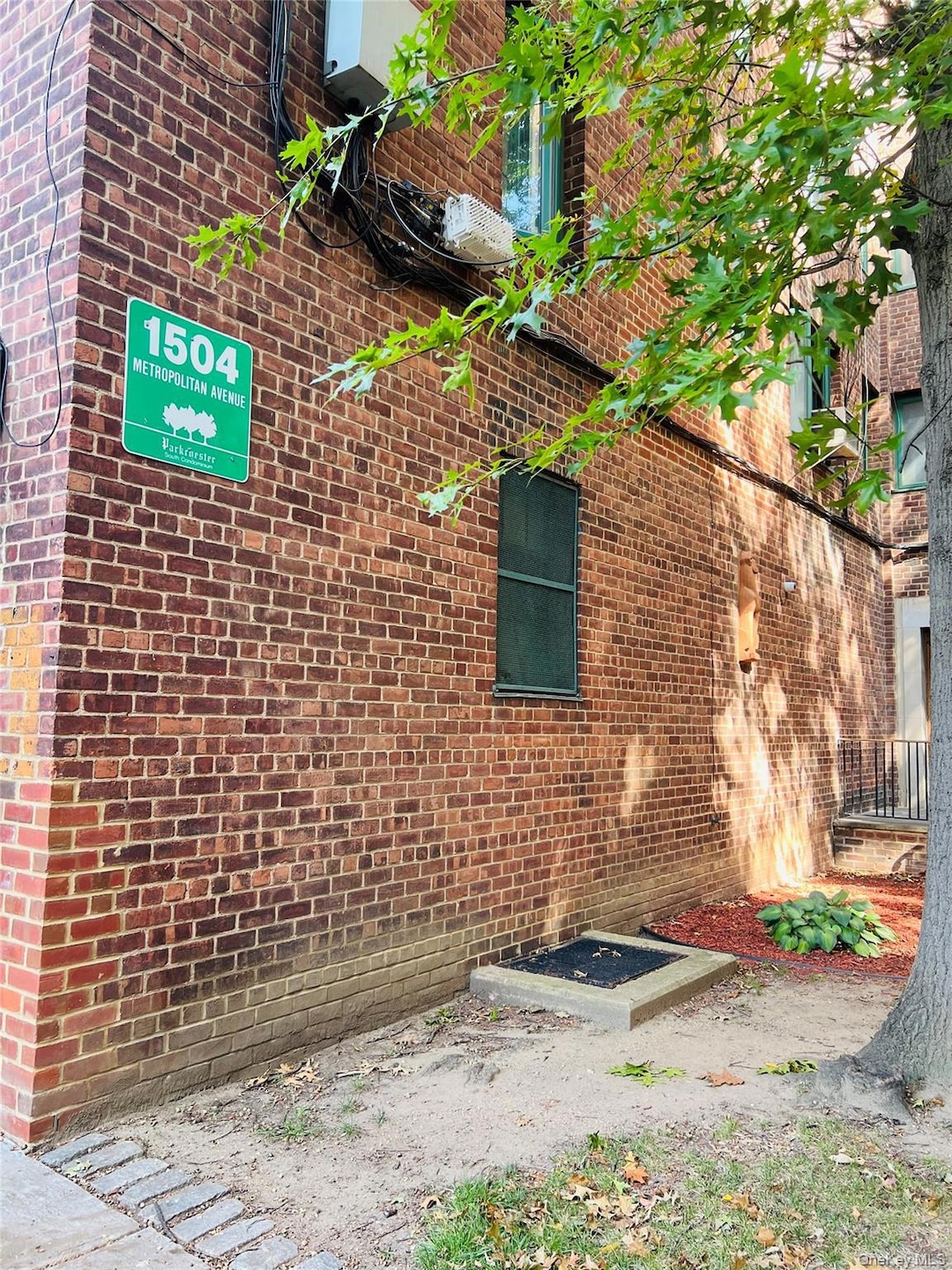 1504 Metropolitan Ave unit ME, Bronx, NY 10462 - photo 1