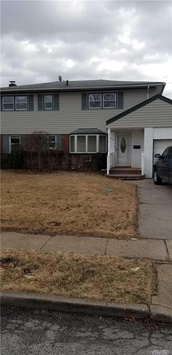 777 Willow Rd, Franklin Square, NY 11010 - photo 1
