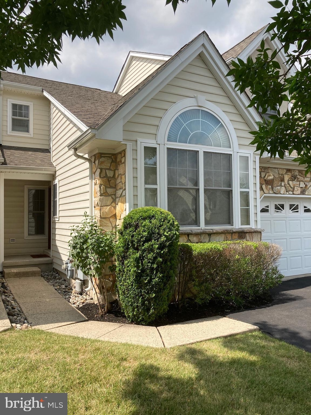 29 Grandview Dr, Warminster, PA 18974 - photo 1