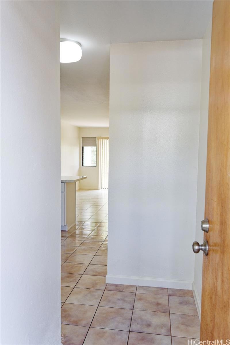 Main entrance - Unit 1036