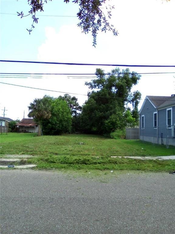 2027 Deslonde St, New Orleans, LA 70117 - photo 1