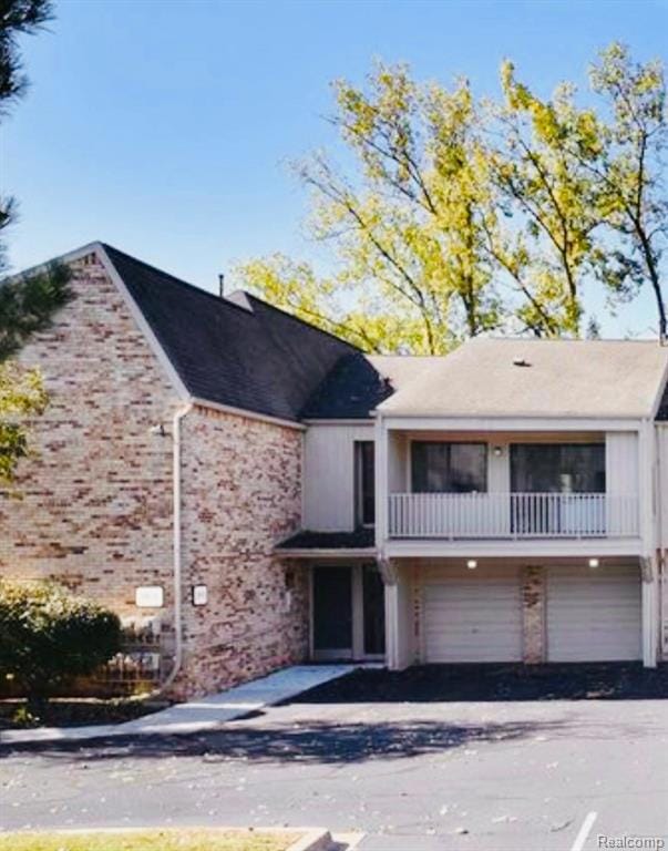Under Contract $200,000 • Co-Listing Agent