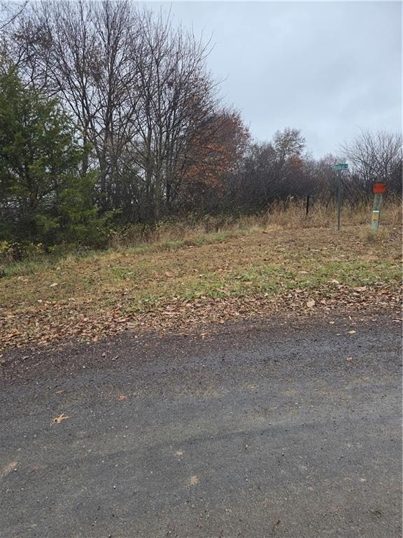 129 Woodcut Dr, Linn Valley, KS 66040 - photo 1