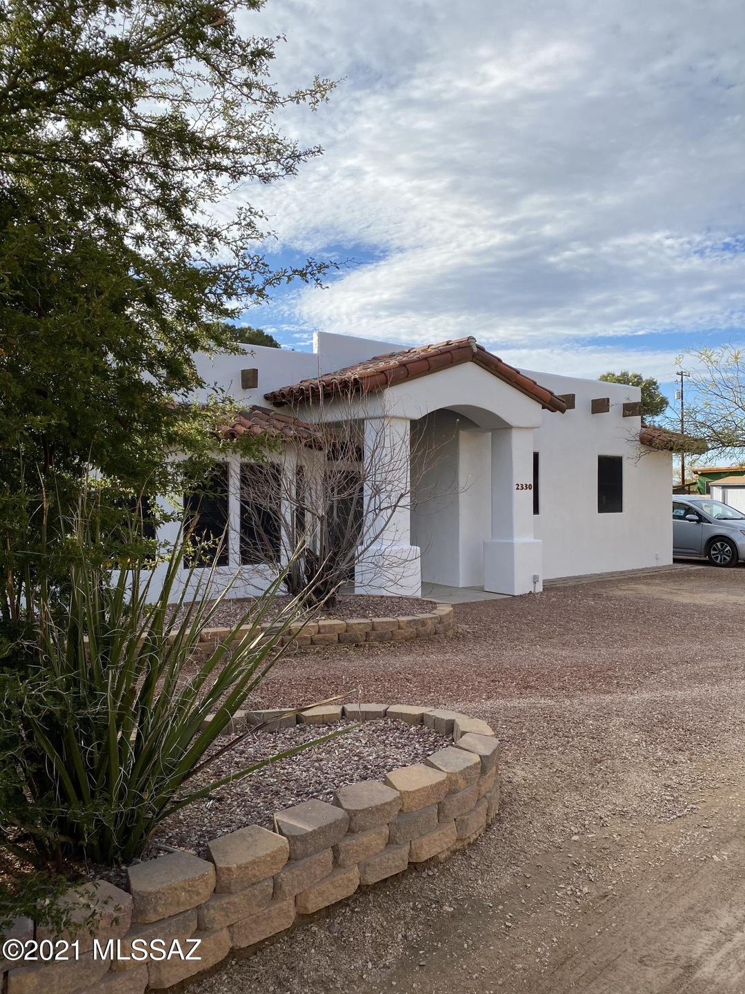 2330 E Prince Rd, Tucson, AZ 85719 - photo 1