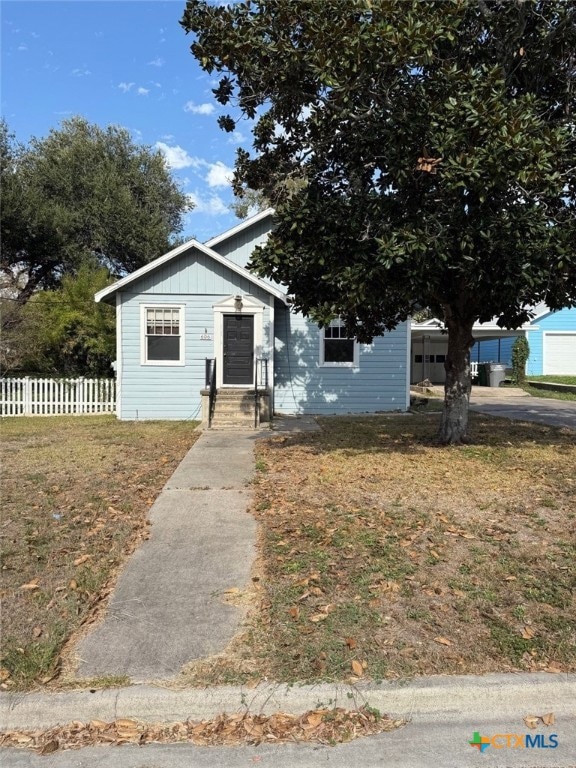 606 W Forrest St, Victoria, TX 77901 - photo 1