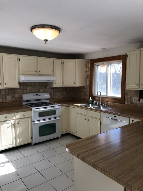 24 Neptune Cir unit 2, Boston, MA 02128 - photo 1