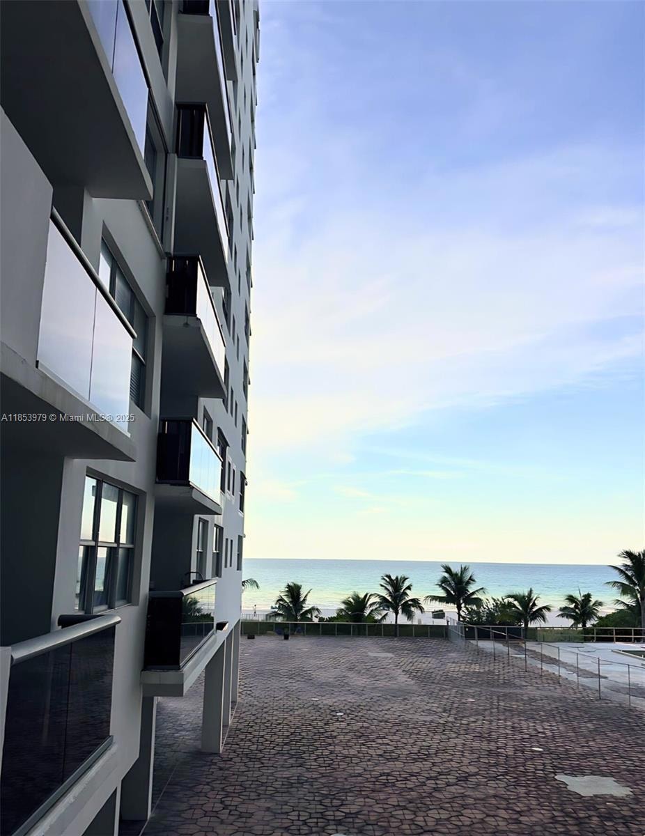 Maison Grande unit 414, Miami Beach, FL 33140 - photo 1