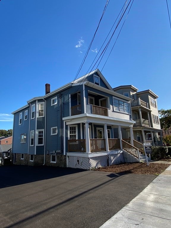 5086 Washington St unit 1, West Roxbury, MA 02132 - photo 1