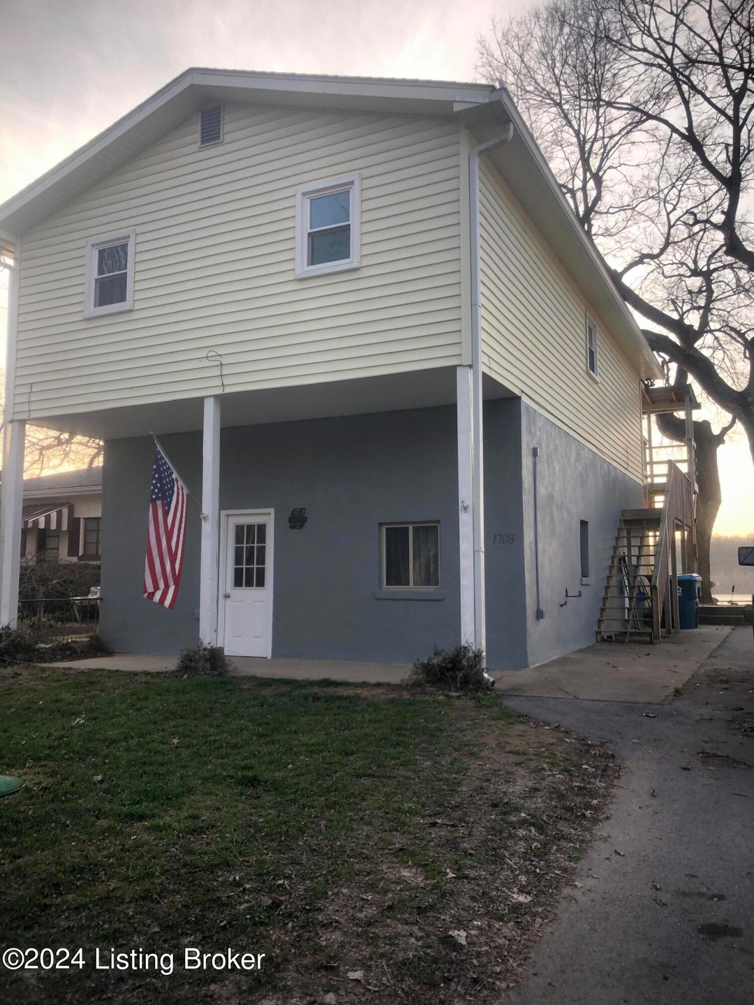 1708 Riverside Drive