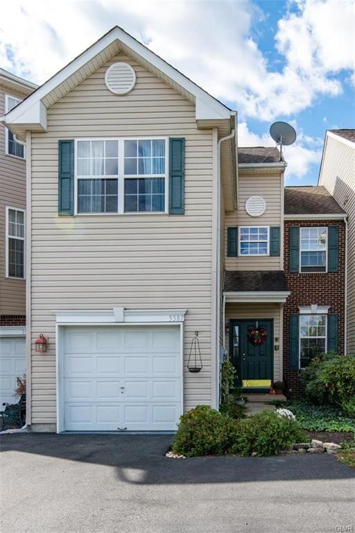 5587 Spring Ridge Dr W, Macungie, PA 18062 - photo 1