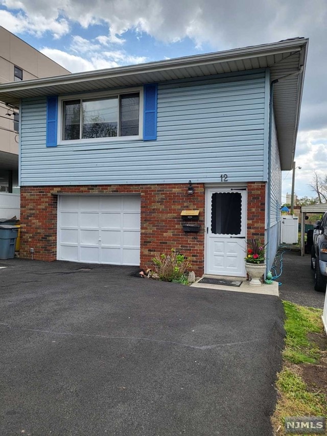 Sold $700,000 • Co-Listing Agent