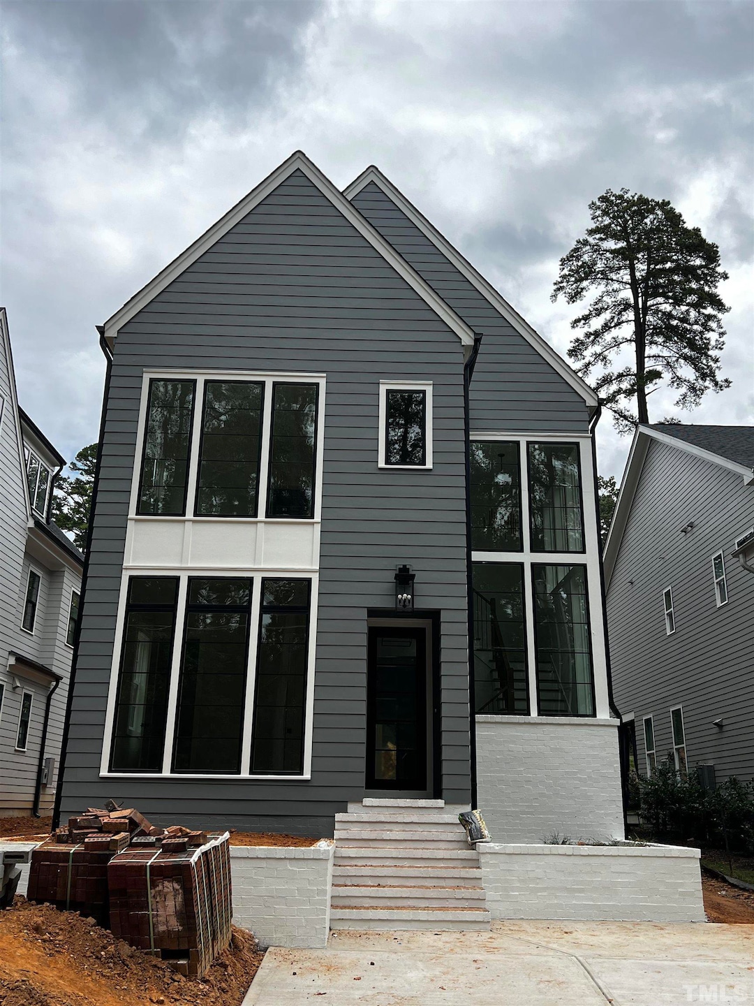 1424 Banbury Rd, Raleigh, NC 27607 MLS 2498968