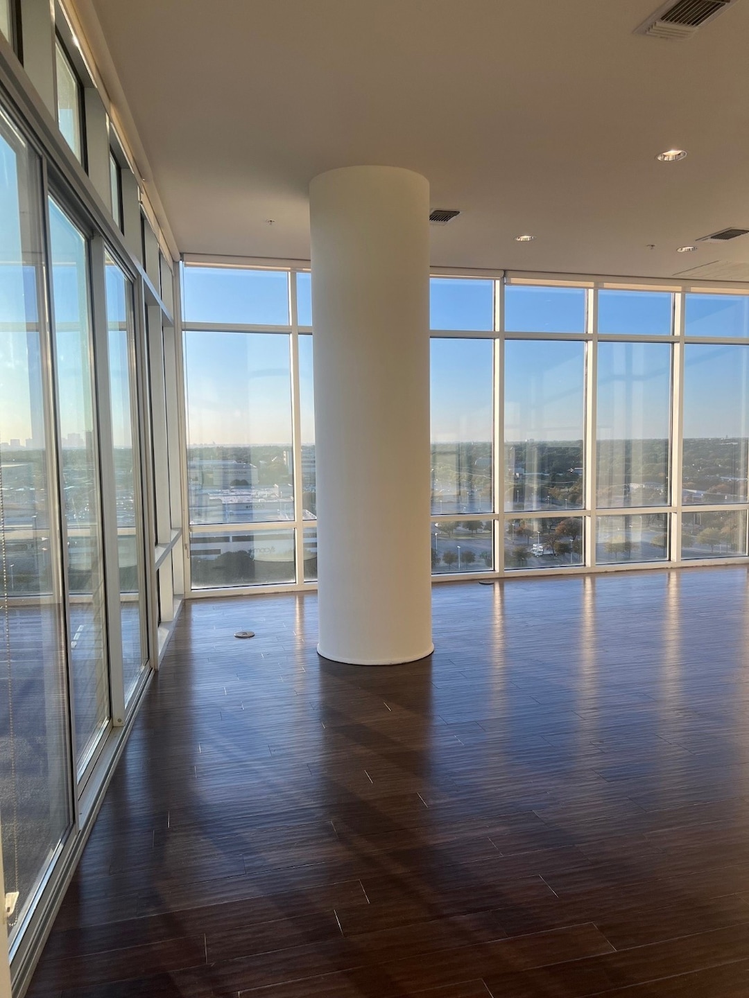 8066 Park Ln unit 805, Dallas, TX 75231 - photo 1