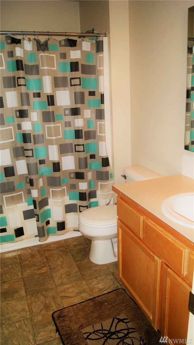 16616 Rainier View Dr SE, Yelm, WA 98597 - photo 1