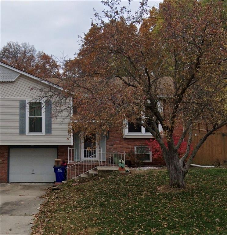 10917 W 49th St, Shawnee, KS 66203 - photo 1