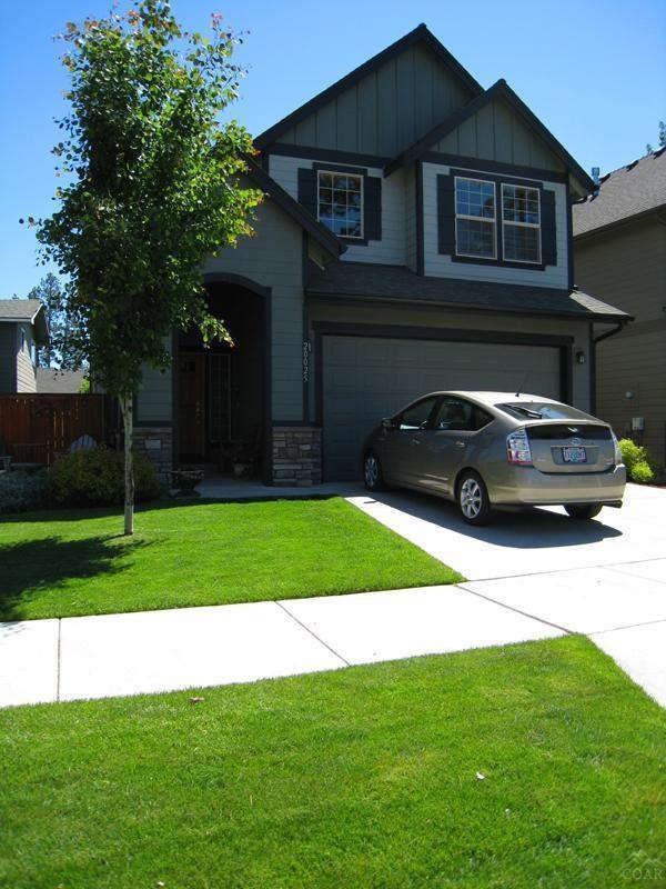 20025 Mcclellan Rd, Bend, OR 97702 - photo 1