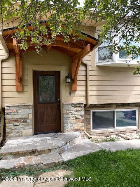 857 Washington St, Craig, CO 81625 - photo 1