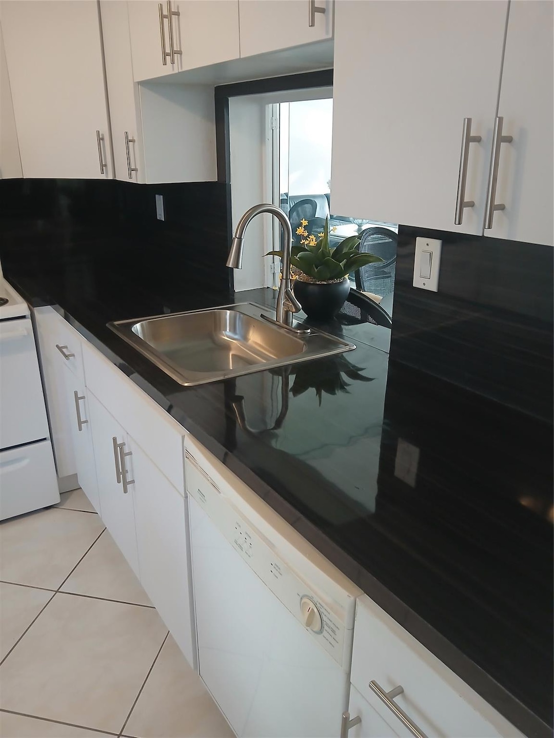 Martinique unit 211, Hallandale Beach, FL 33009 - photo 1