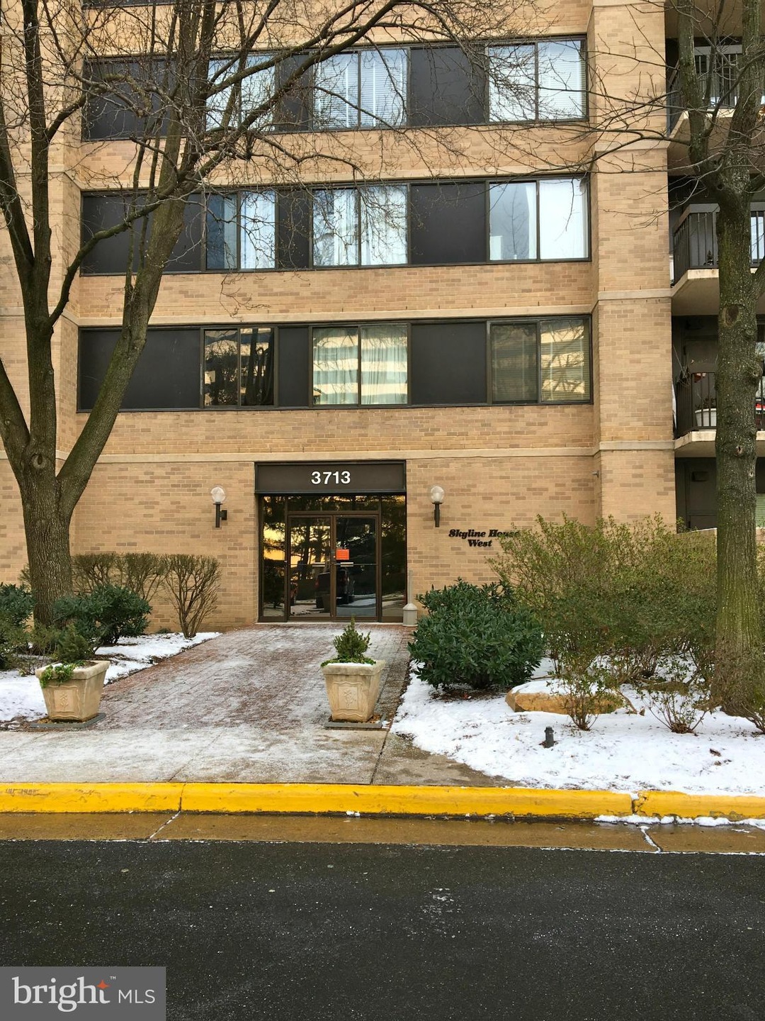 Skyline House unit 1416W, Baileys Crossroads, VA 22041 - photo 1