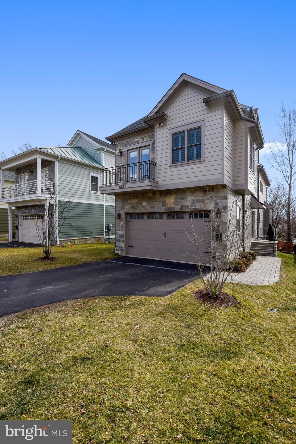 6951 Birch St, Falls Church, VA 22046 - photo 1