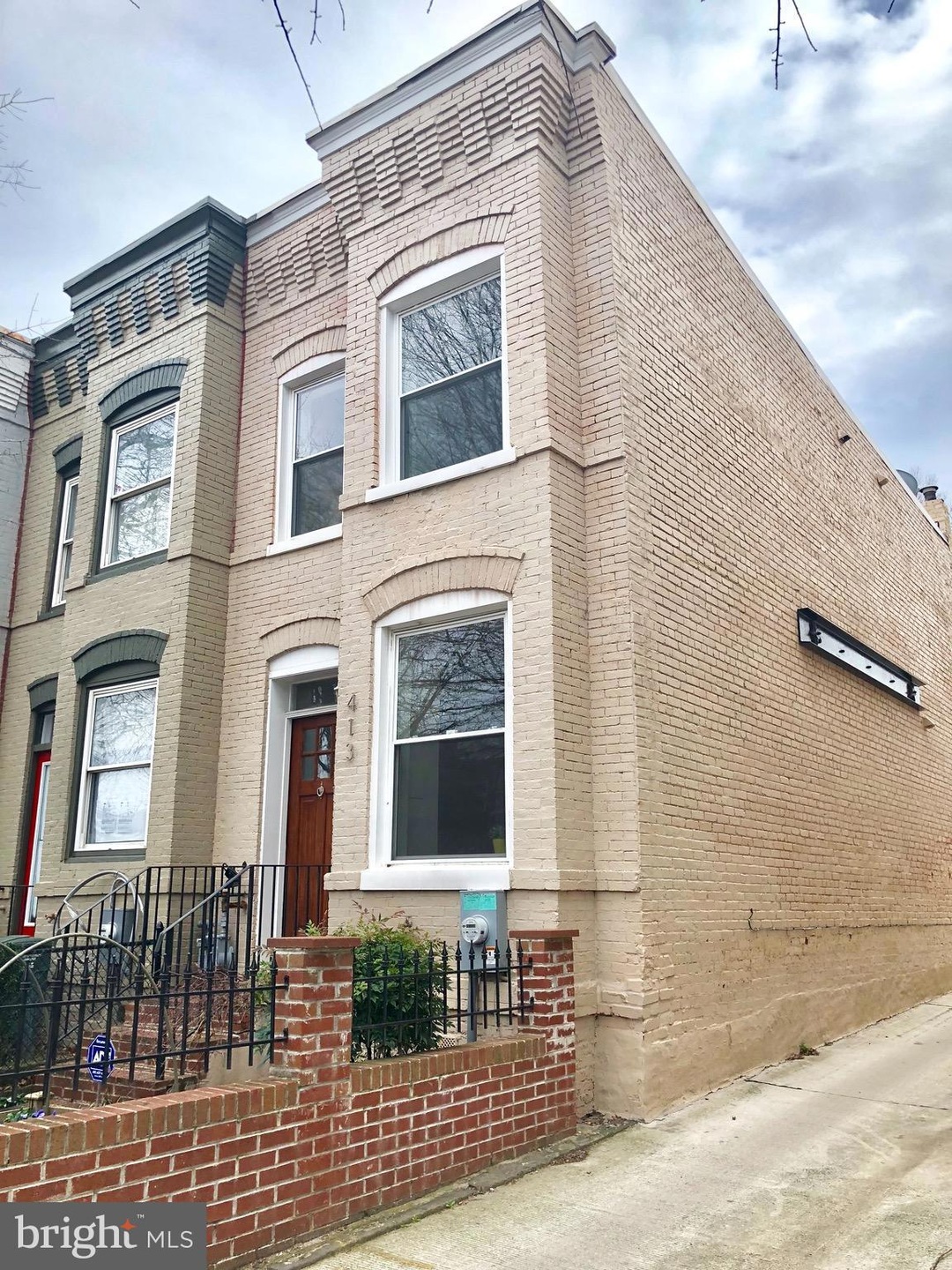 413 I St NE, Washington, DC 20002 - photo 1