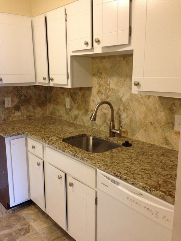 151 Bittersweet Ln unit 226, Randolph, MA 02368 - photo 1