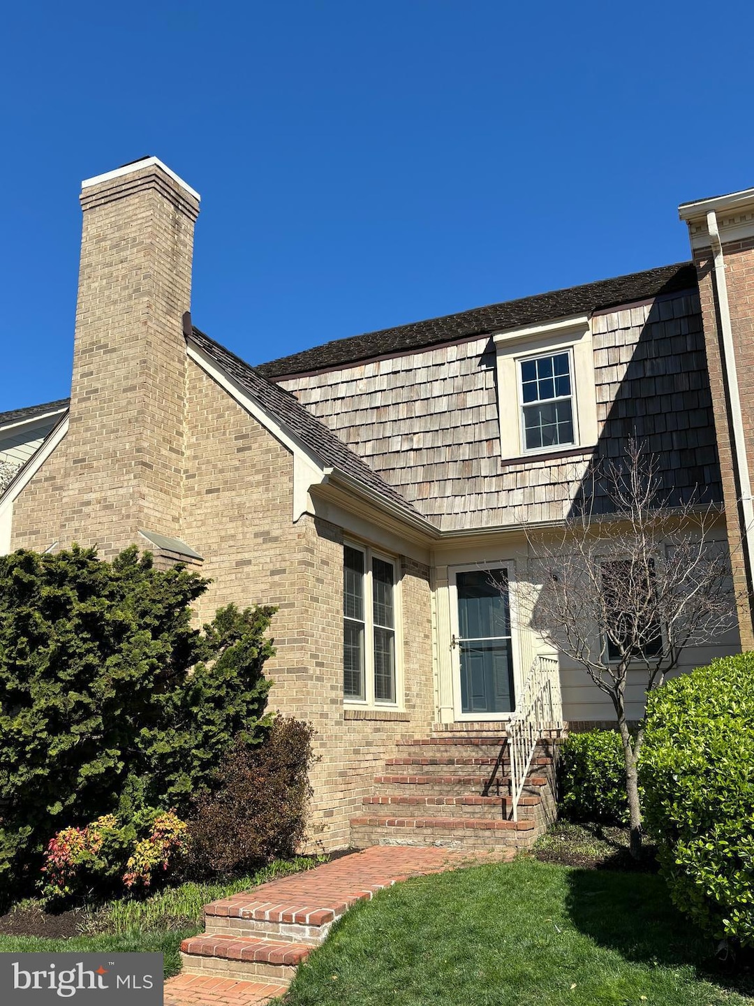 10917 Brewer House Rd, Rockville, MD 20852 - photo 1