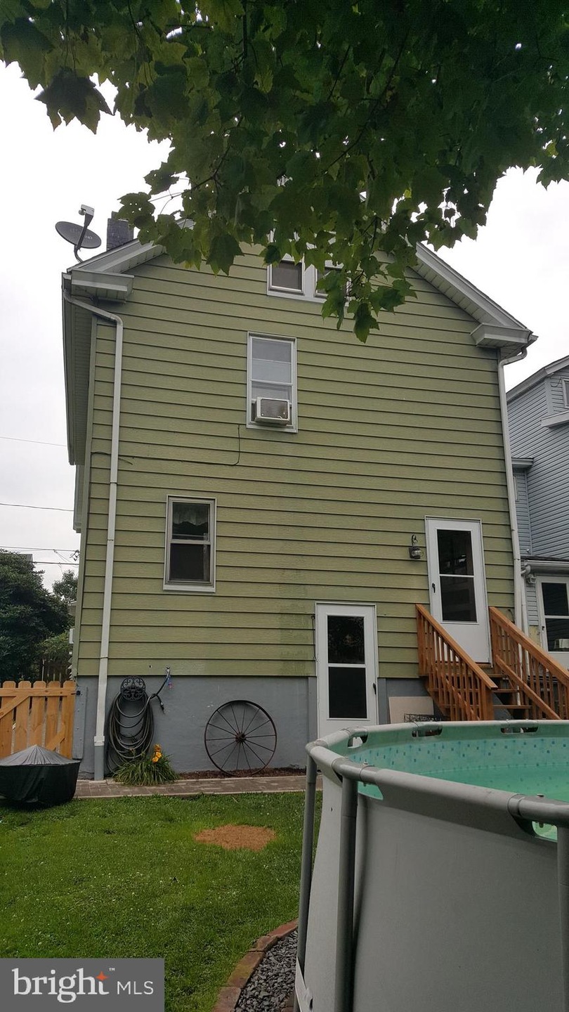 308 W Sherman St, McAdoo, PA 18237 - photo 1