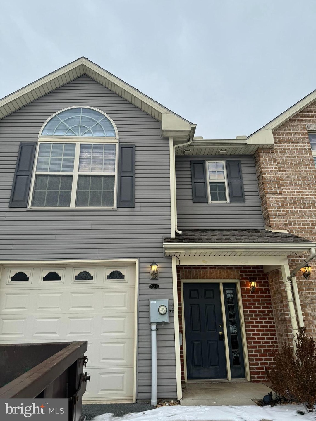 2041 Clinton Ave, Chambersburg, PA 17201 - photo 1