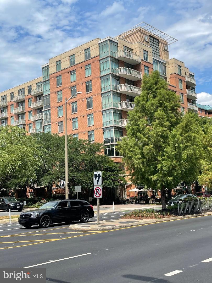 The Berkeley unit 104, Arlington, VA 22201 - photo 1