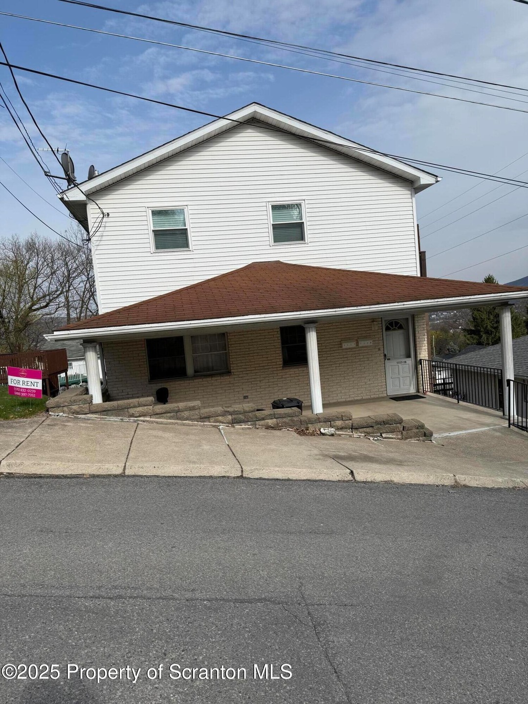 1119 Taylor Ave, Dunmore, PA 18510 - photo 1