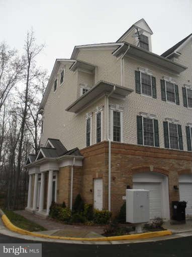 8923 Milford Haven Ct unit 23B, Lorton, VA 22079 - photo 1