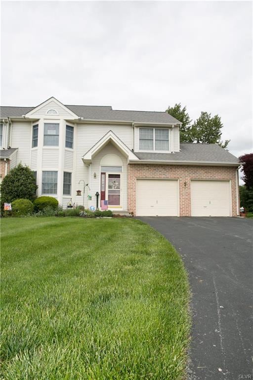 222 Ridings Cir, Macungie, PA 18062 - photo 1