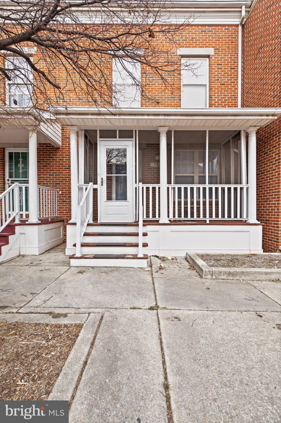 706 W Cherry Blossom Way, Baltimore, MD 21201 - photo 1