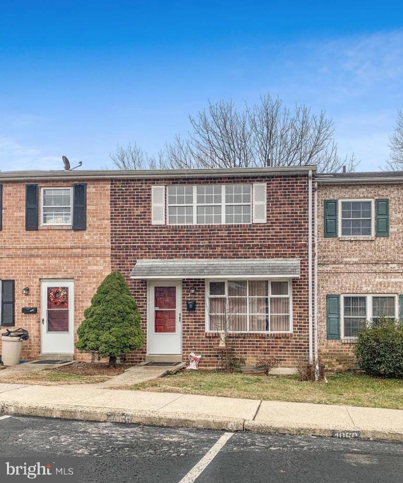 For Rent $1,900/month • Co-Listing Agent
