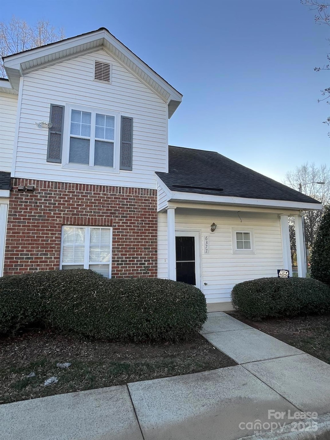 6377 Mallard View Ln unit 6, Charlotte, NC 28269 - photo 1