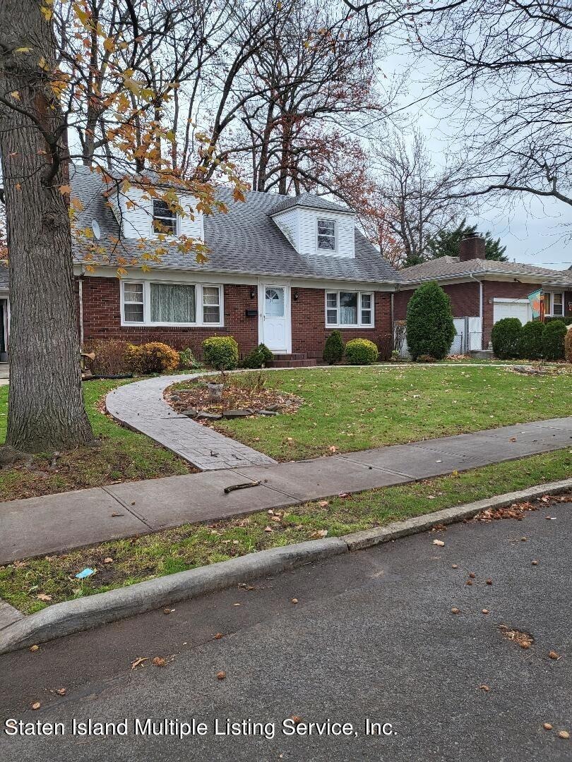 Sold $825,000 • Co-Listing Agent