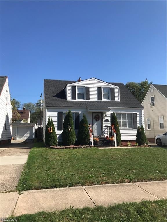 5417 Hollywood Ave, Maple Heights, OH 44137 - photo 1