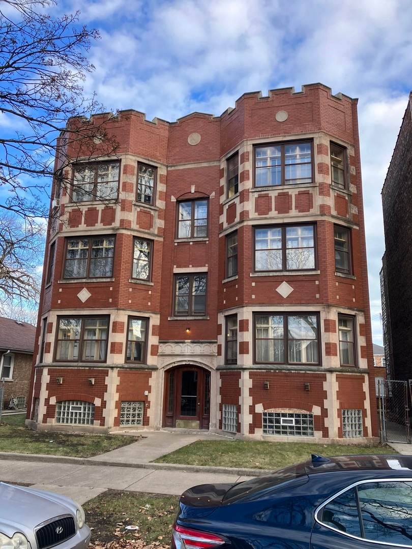 Pending $499,900