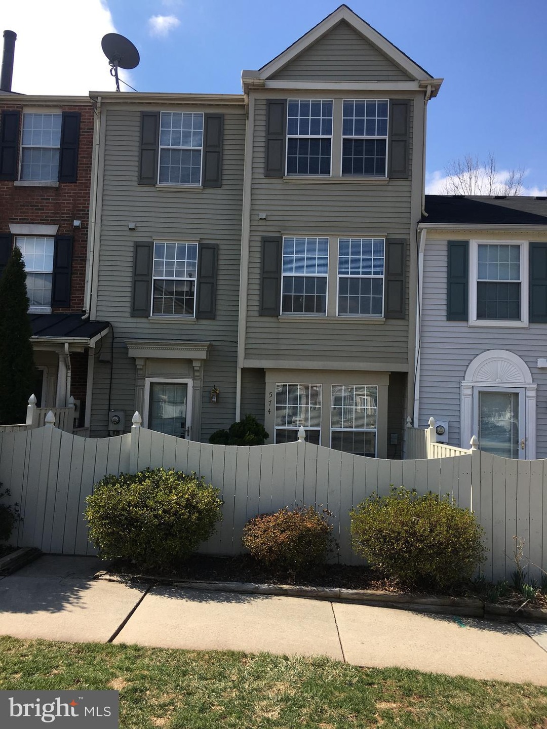 574 Boysenberry Ln, Frederick, MD 21703 - photo 1