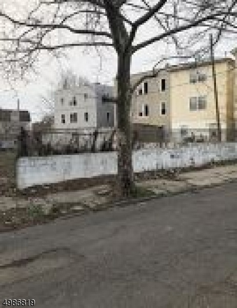 9-13 Hobson St, Newark, NJ 07112 - photo 1