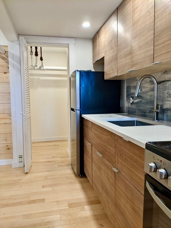 174 Winthrop Rd unit B, Brookline, MA 02445 - photo 1